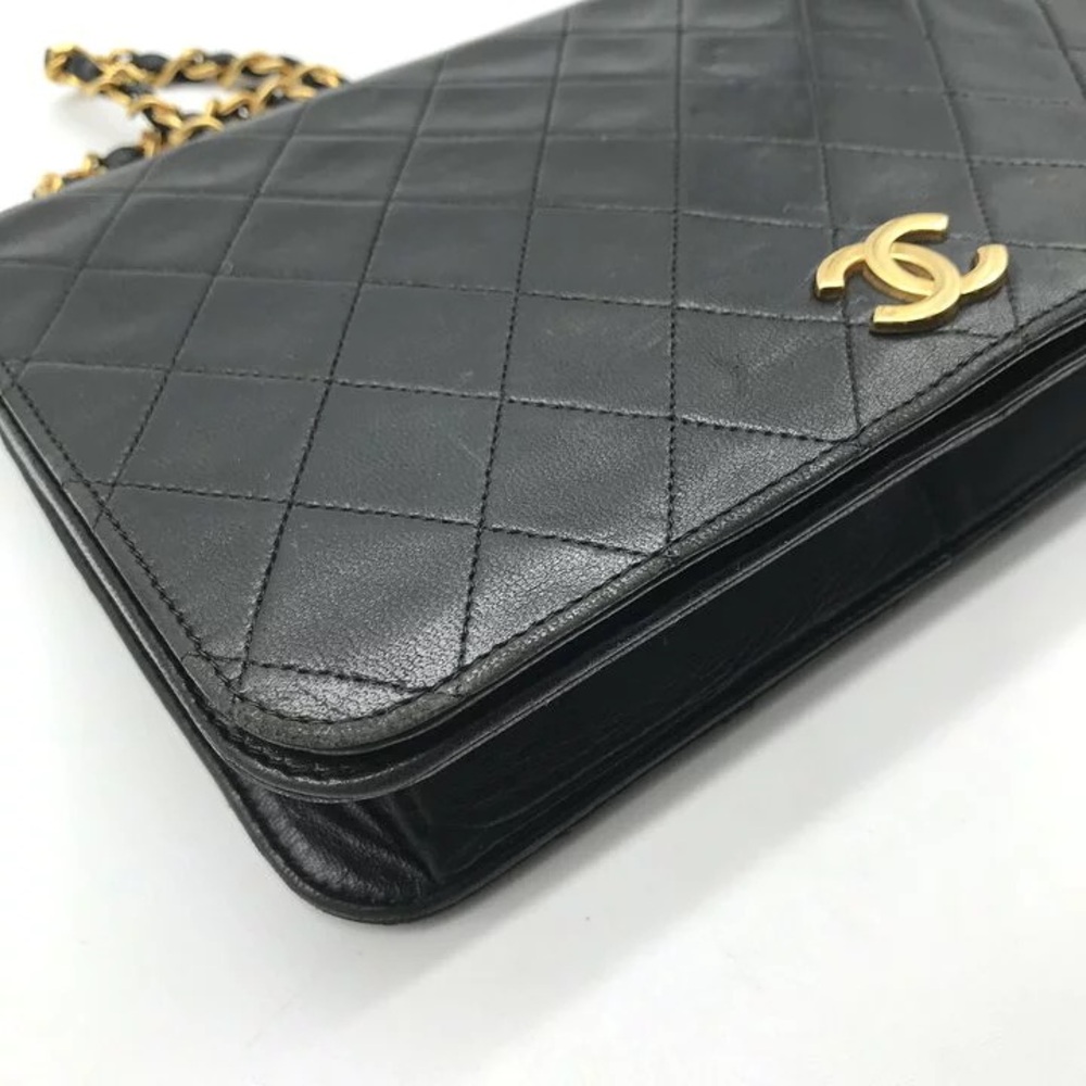 Authentic CHANEL black single flap lambskin classic bag 24k gold hardware - Picture 6 of 11